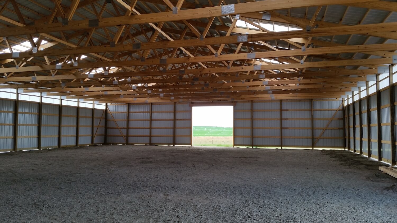 81x105x14_Arena_Inside.jpg